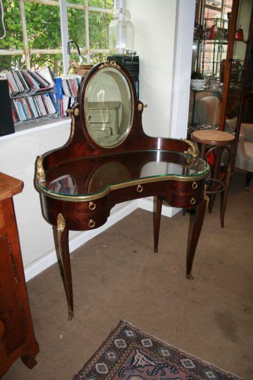 Quality Mahogany Dressing Table