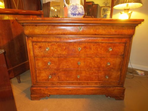 Burr Ash Commode