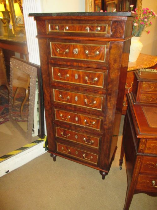 Seven Draw Chest