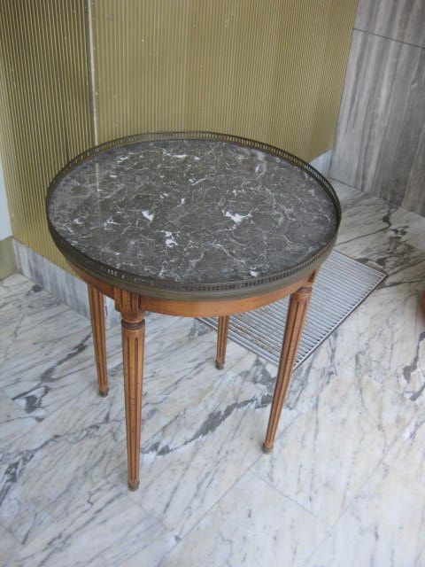 Bouillotte Table