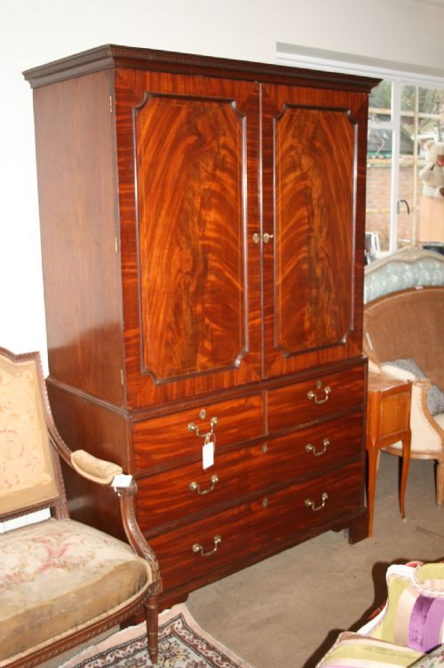 Georgian Mahogany Linen Press