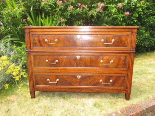 18th Century Figured Walnut Commode