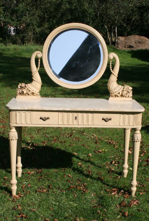 Very Pretty Italian Dressing Table