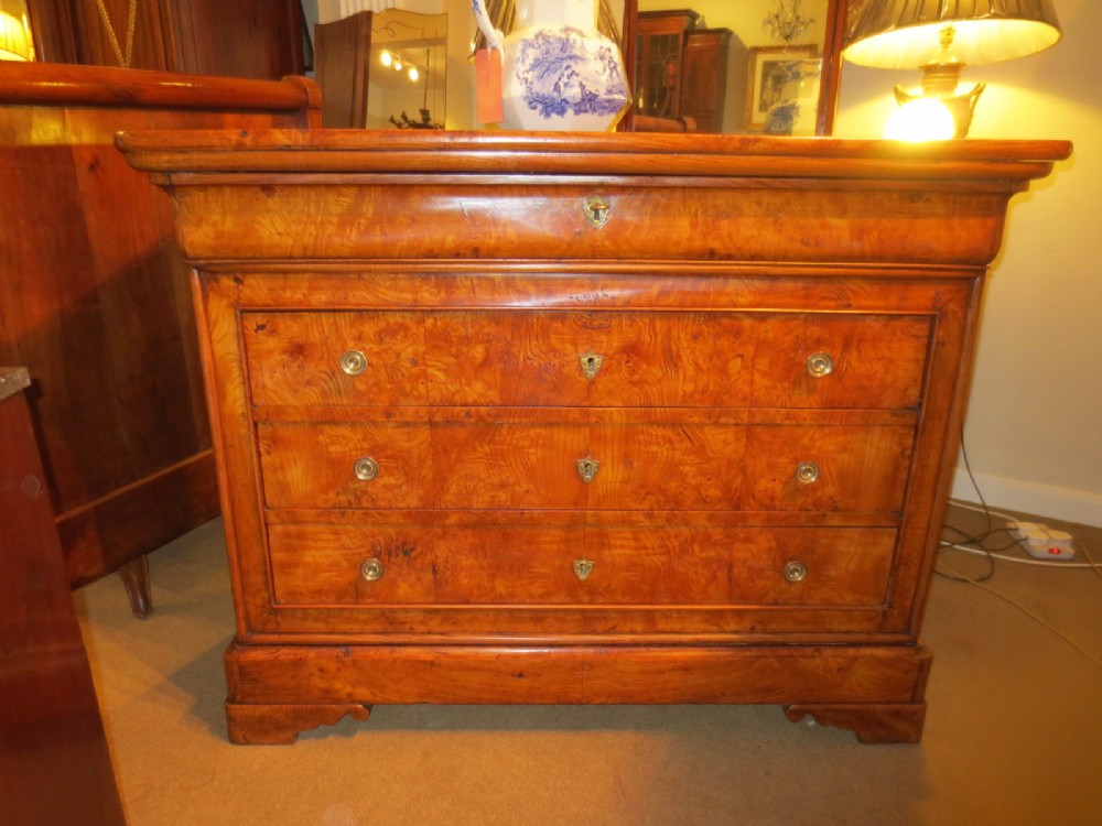 Burr Ash Commode
