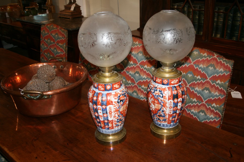 pair imari oil lamps 