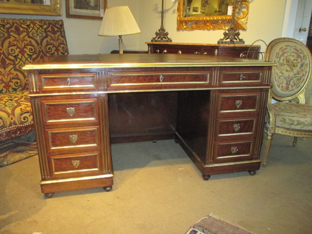 Plum Pudding Mahogany Pedestal Desk