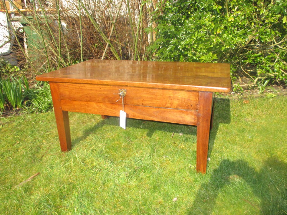 French Cherry-wood coffee table