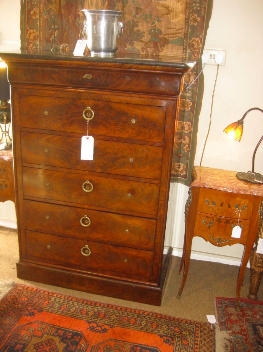 FRench commode in Mahogany