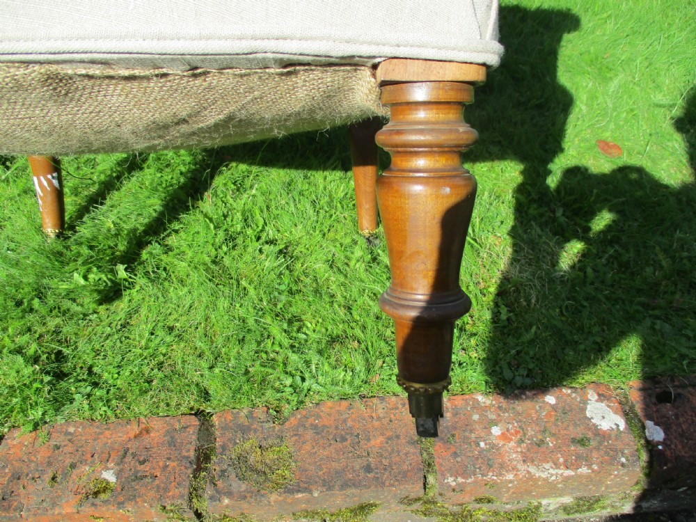 Pair of button-back armchairs View VI