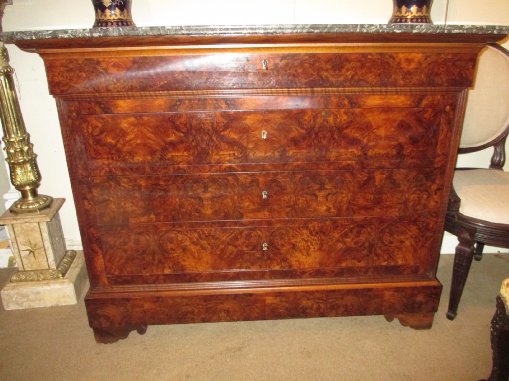 French Burr walnut Commode