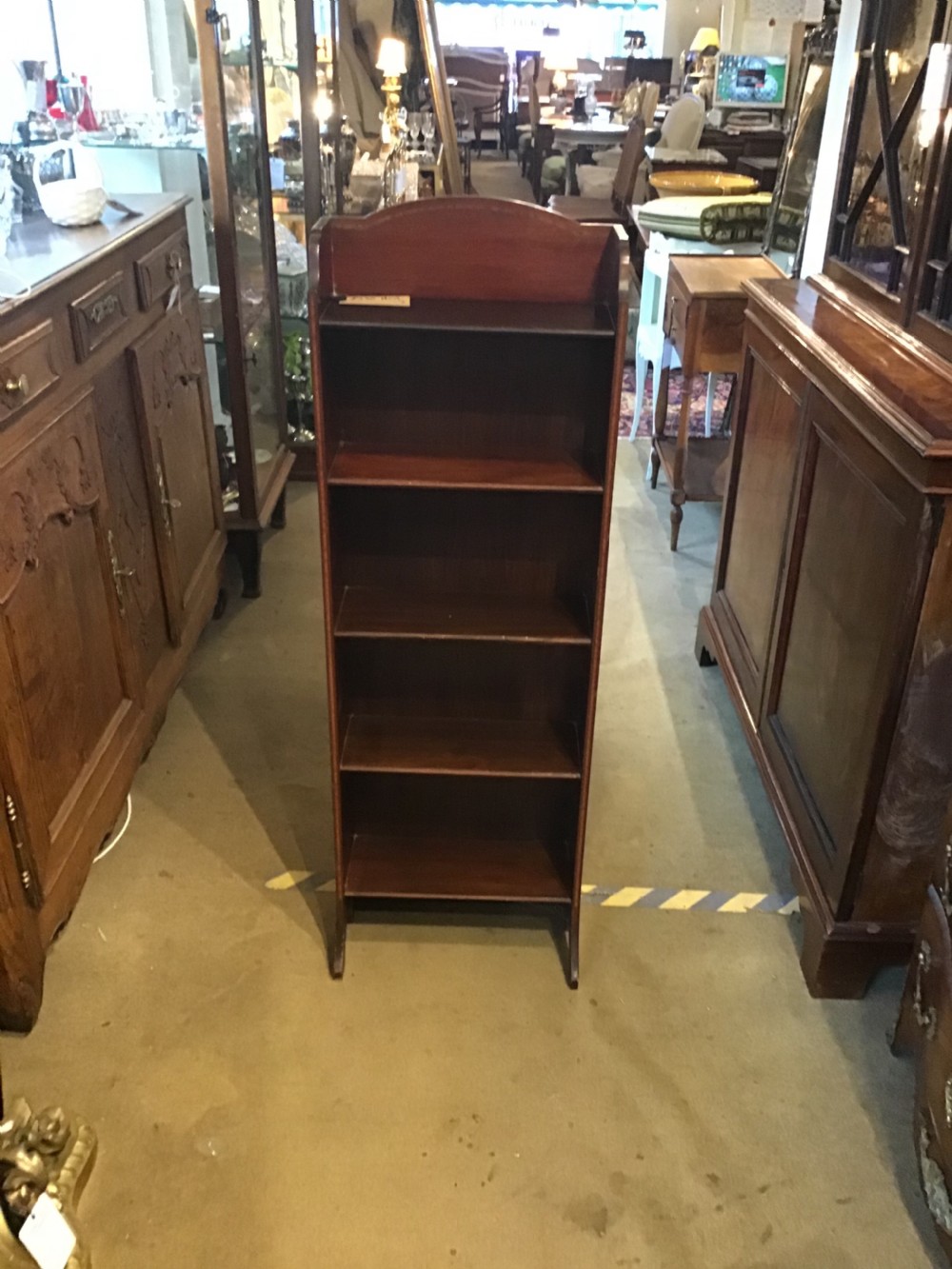 Small mahogany open bookcase