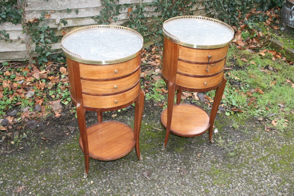 pair of round french bedside tables in mahogany  View II