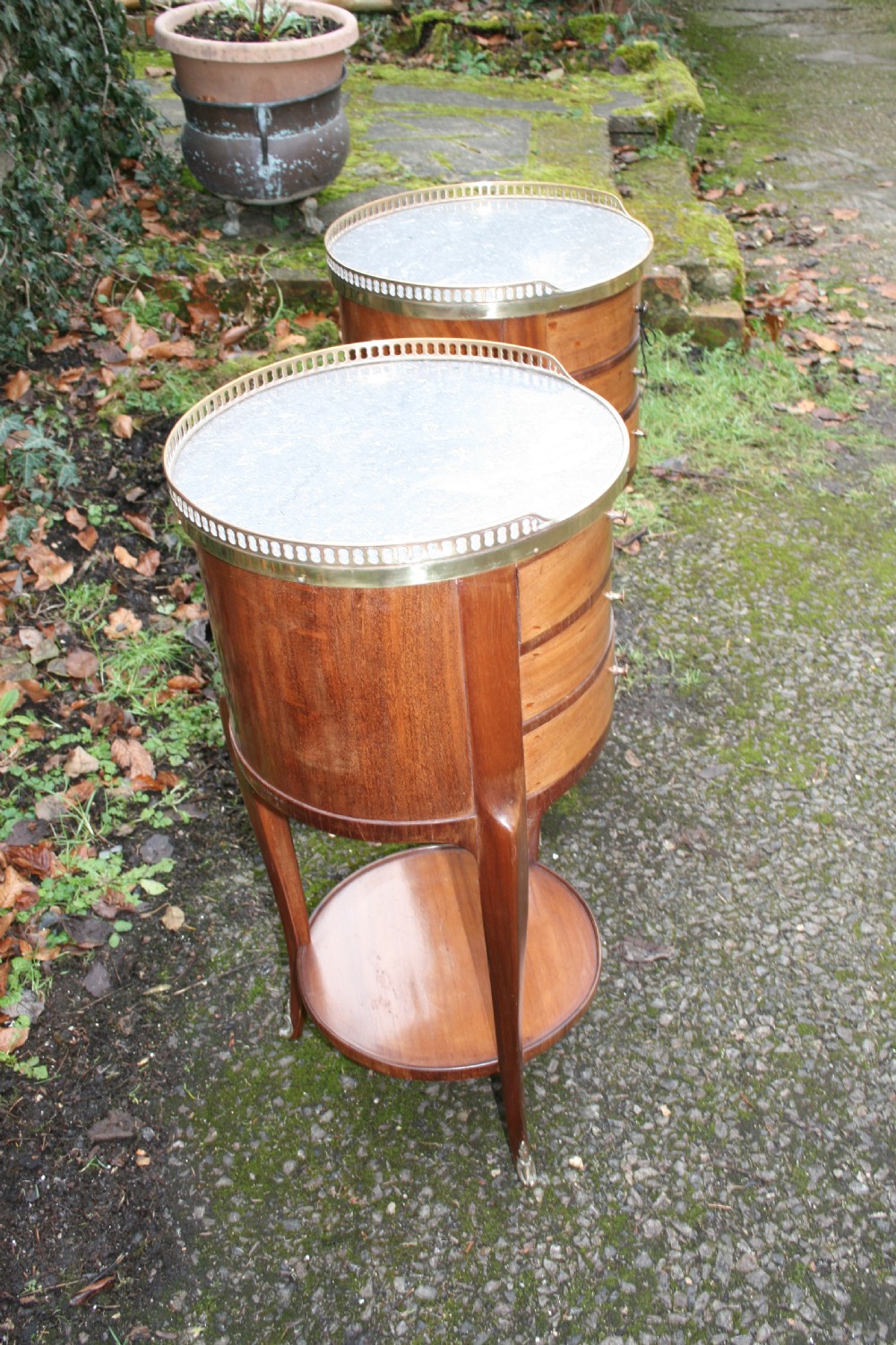 pair of round french bedside tables in mahogany  View VI