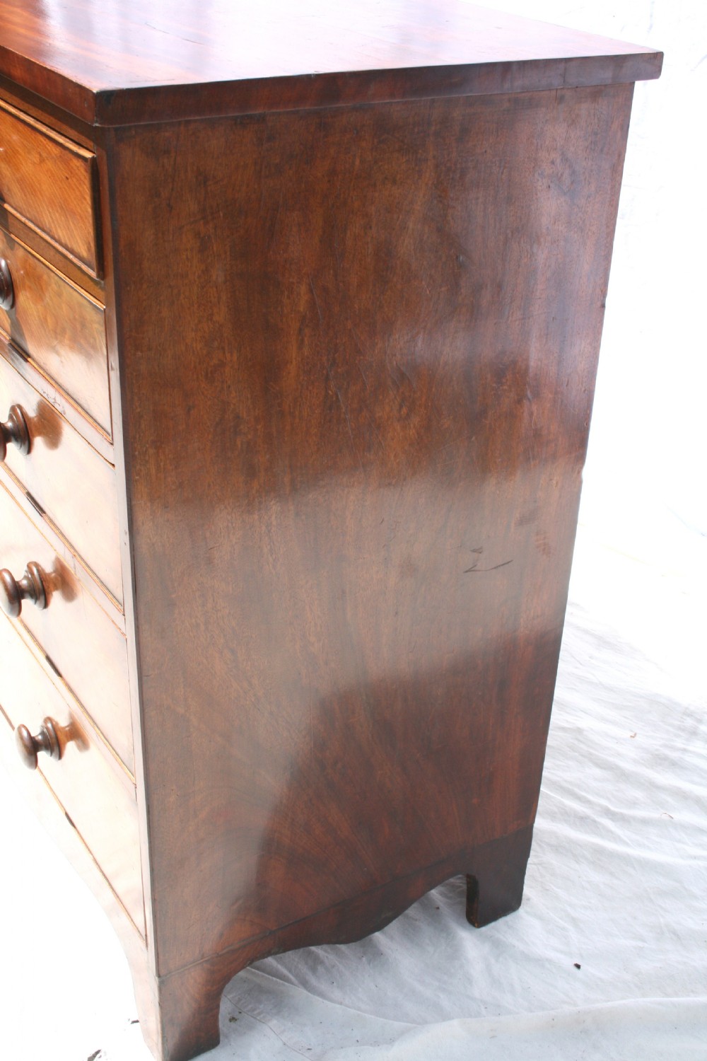 Georgian mahogany chest of drawers  View III