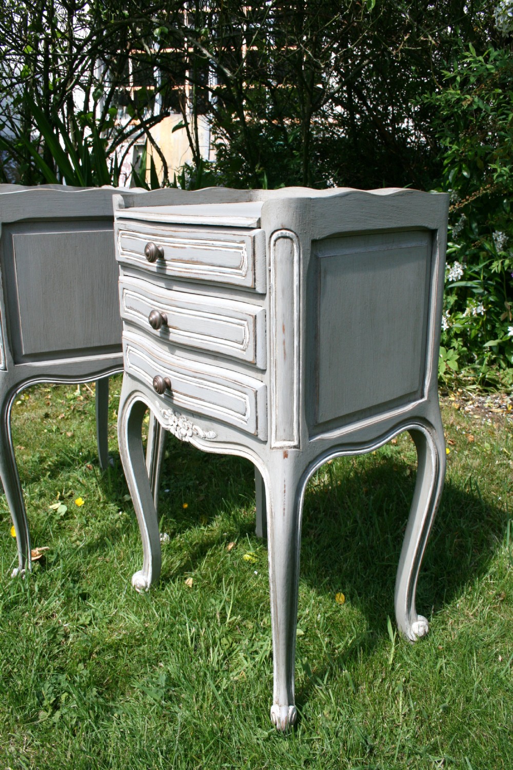 pair pretty painted bedside tables  View IV