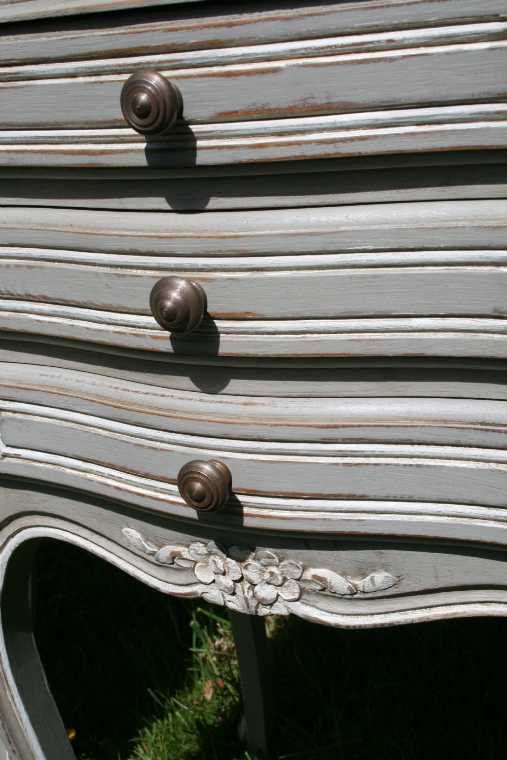 pair pretty painted bedside tables  View V