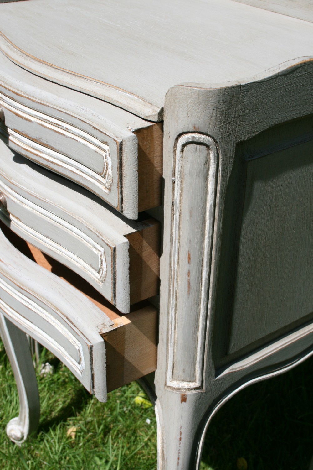 pair pretty painted bedside tables  View VI