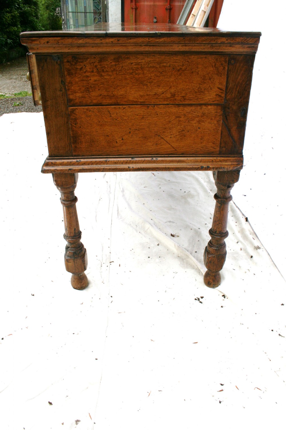18th century English oak dresser base View VIII
