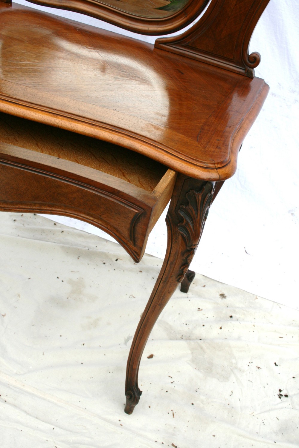 pretty french dressing table  View VI