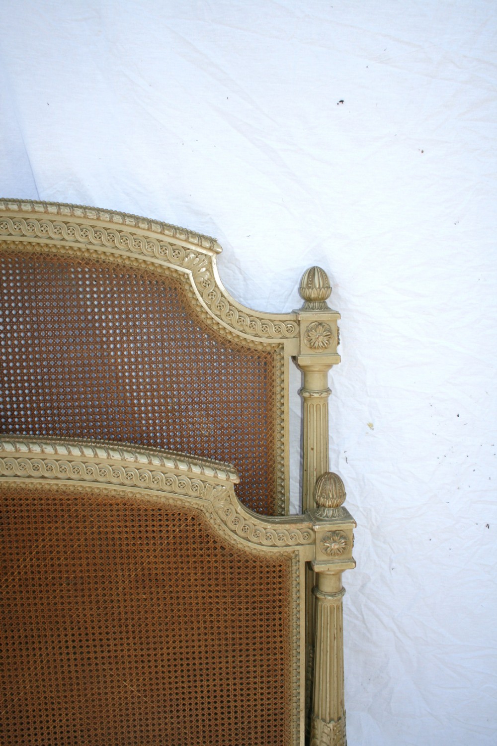 very pretty 4ft bed by keiger  View II