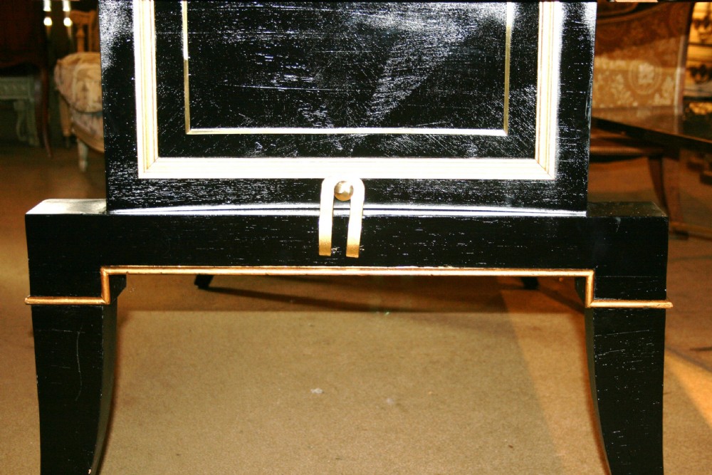 unusual art deco table  View VI