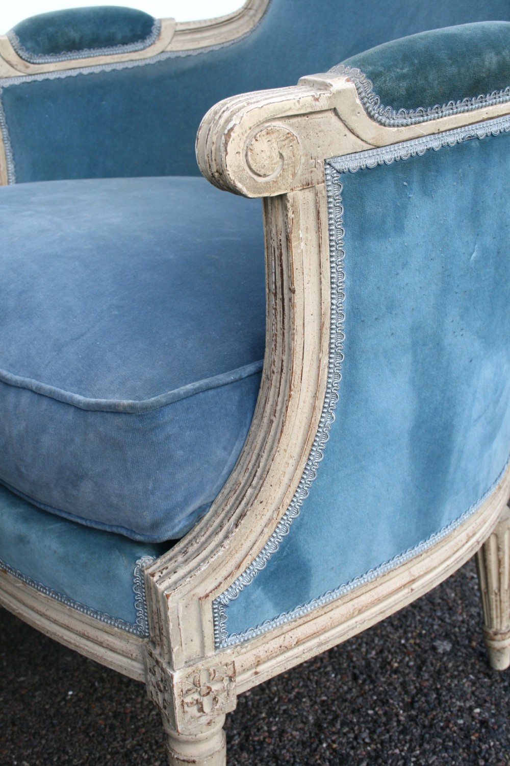 pair of french louis16 style in original paint  View VI