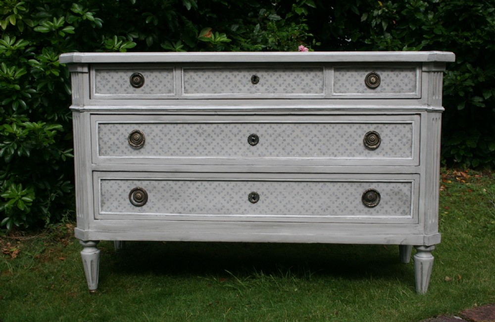 pretty painted french commode  View VI