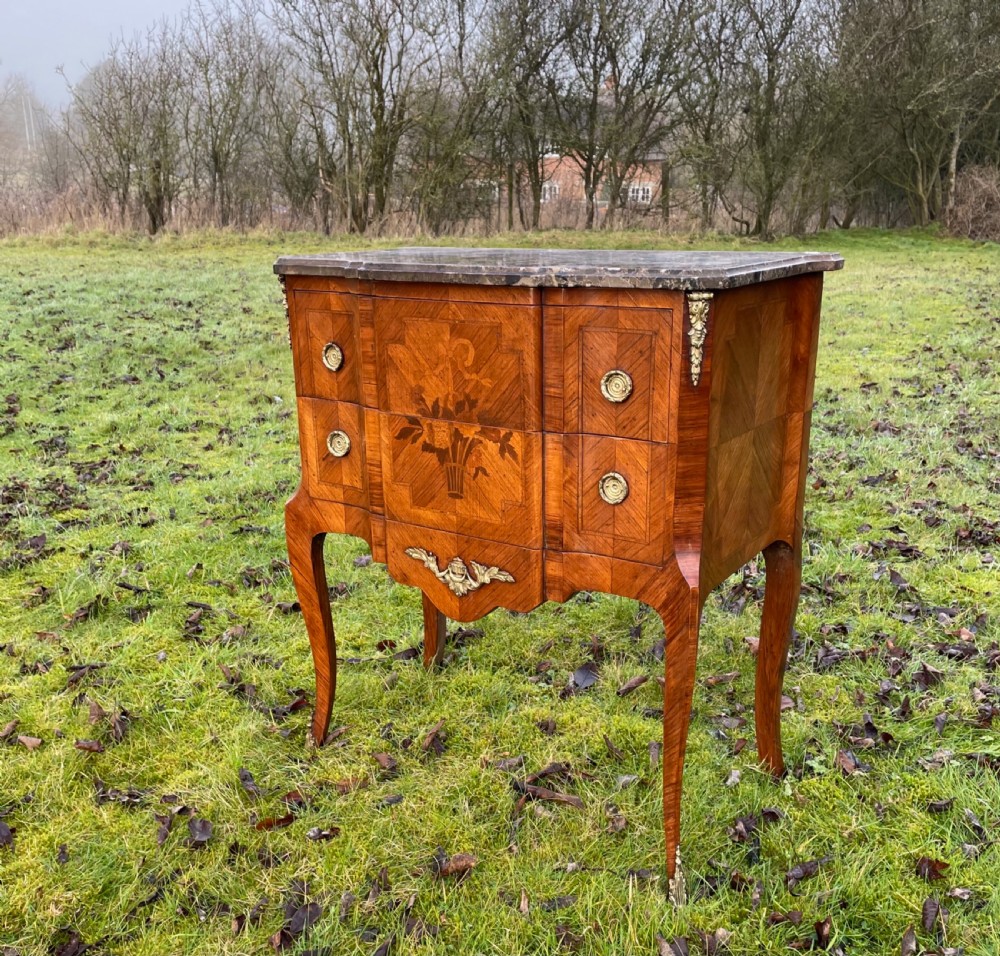 Pretty small french commode  View V
