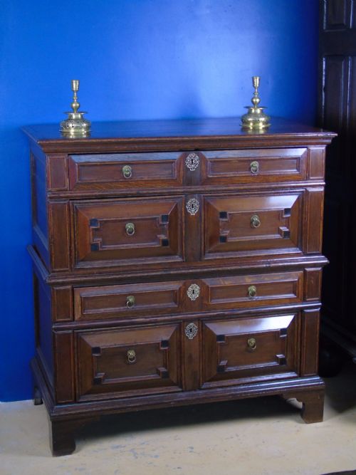 A Lovely 18th Century Chest of Drawers