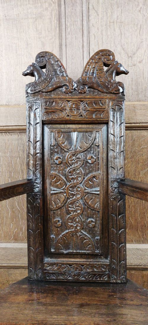 fig 1. A rare late 16thC Caqueteuse chair