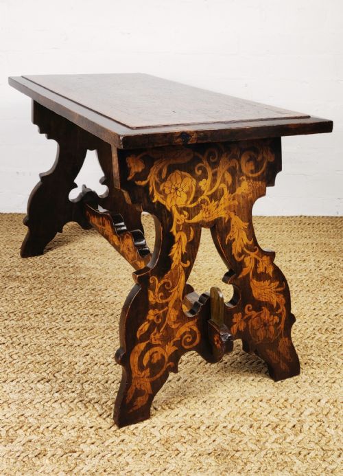 A FANTASTIC LATE 19TH CENTURY ITALIAN POKER WORK COFFEE TABLE - ADDITIONAL PHOTO 6