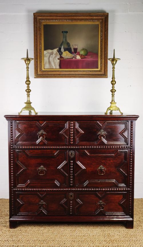 A Fine Late 17th - Early 18th Century Chest of Drawers.