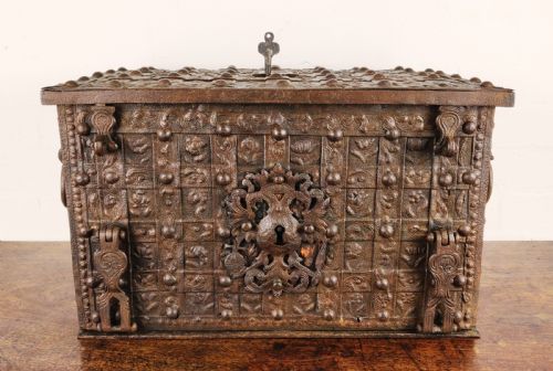fig 1. An elaborate 16th century Nuremberg chest.