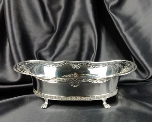A Large Edwardian Silver Centre Piece.