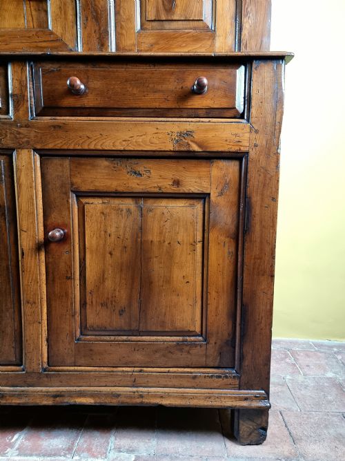 fig 1. A rare mid 18th century yew wood tridarn.