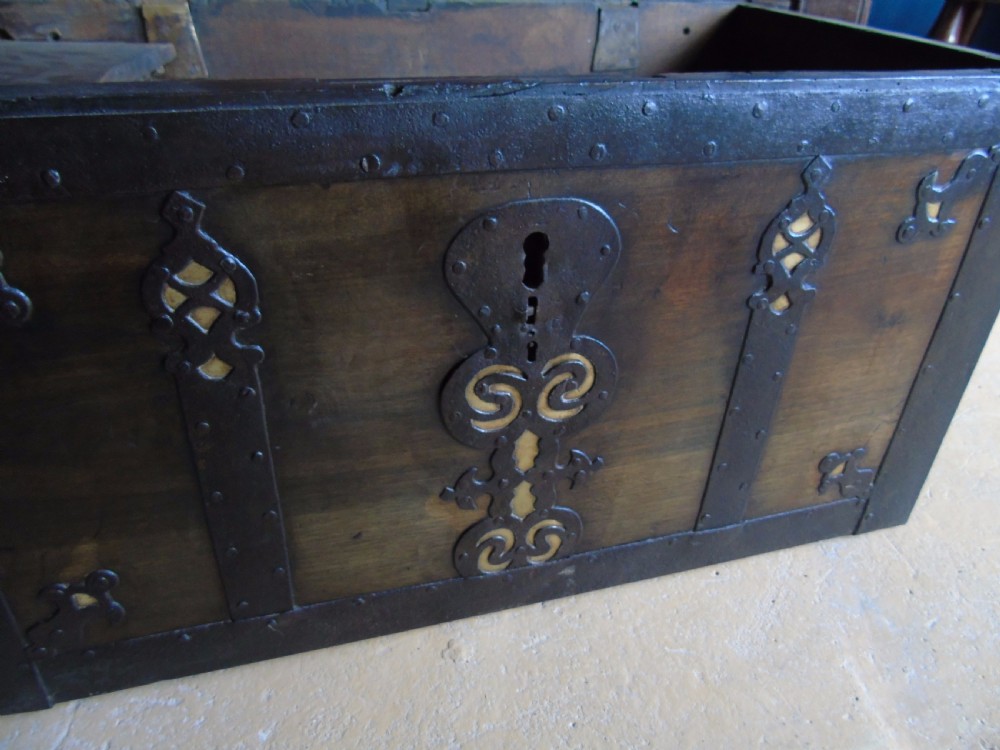 17th century iron bound walnut chest View XIV