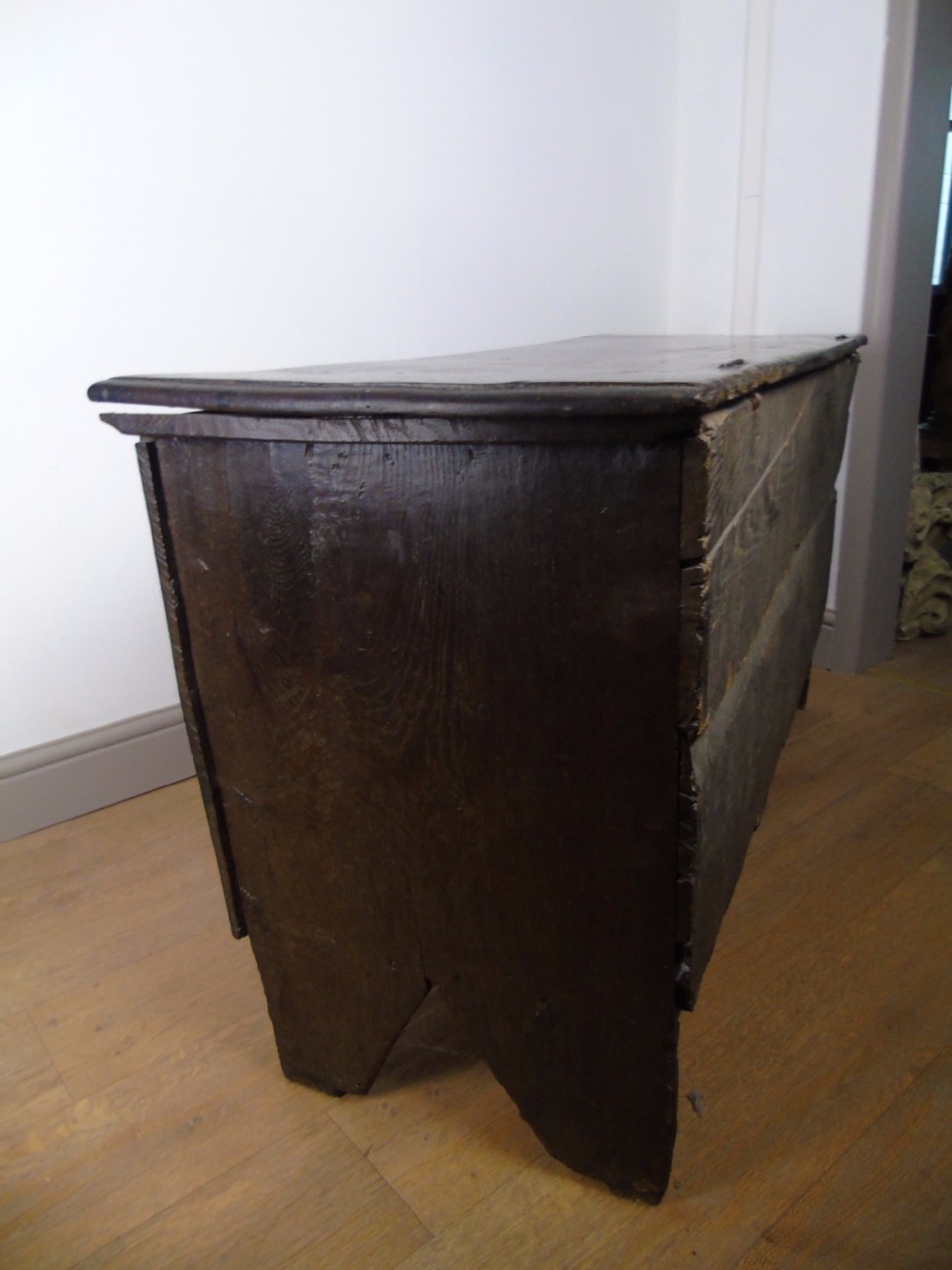 A fine 17th Century boarded oak coffer View XI