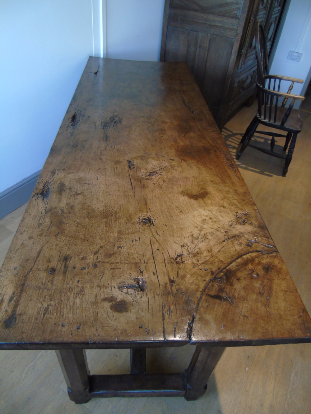 17th century Spanish walnut center table View XXI