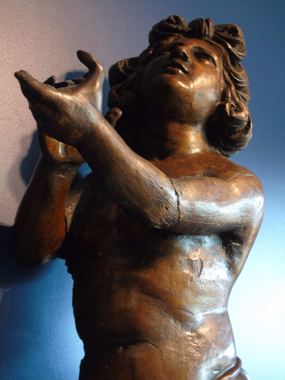 A magnificent pair of Baroque opera figures View XV