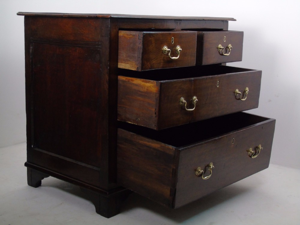 Early 18th century chest of drawers View IV