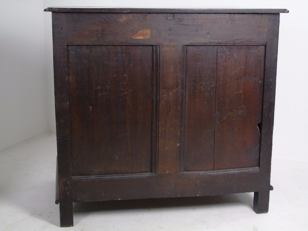 Early 18th century chest of drawers View XI