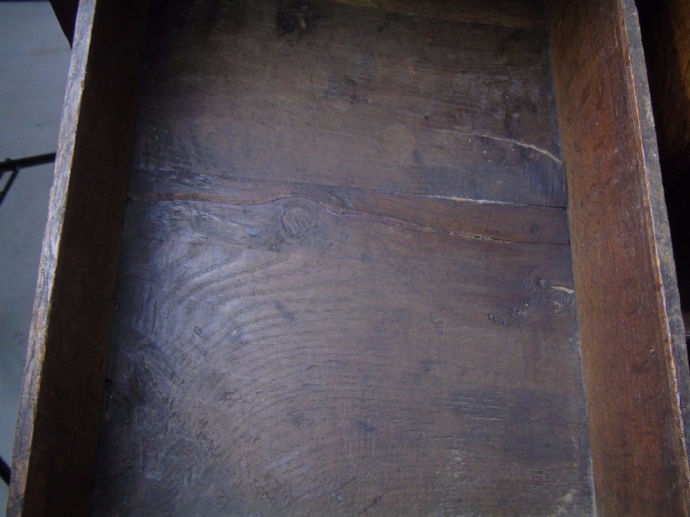 Early 18th century chest of drawers View XV