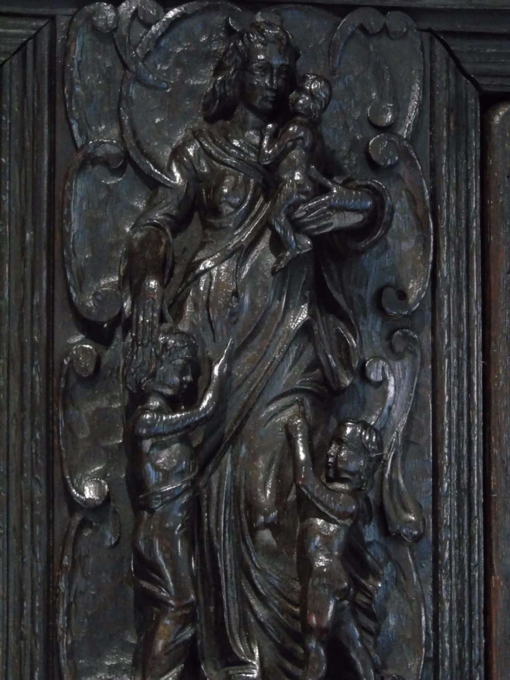 Large 19th Century Flemish cupboard View XV