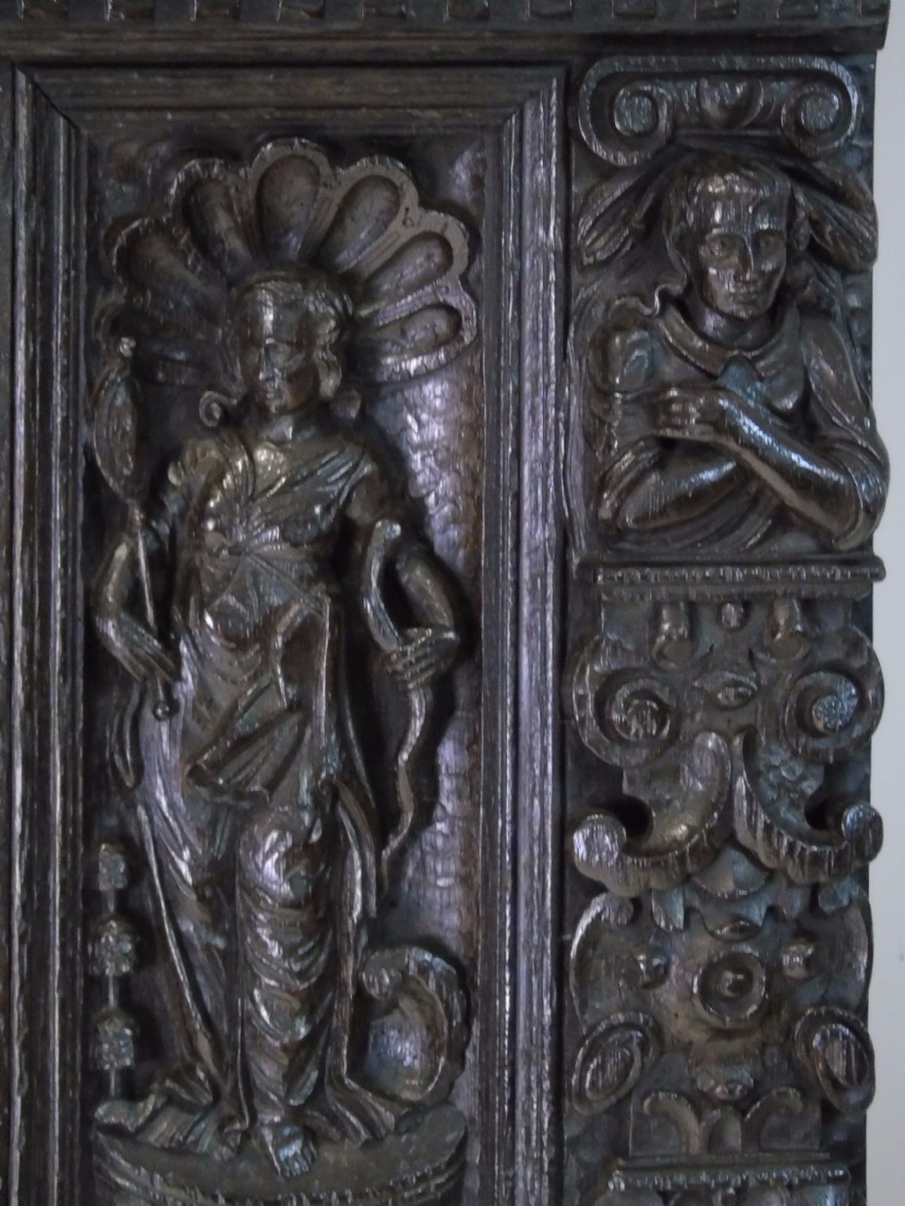 Large 19th Century Flemish cupboard View XVIII