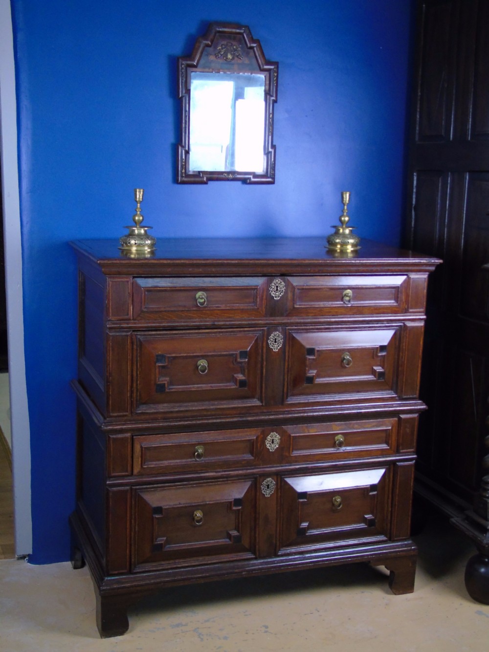 A lovely 18th century chest of drawers View III
