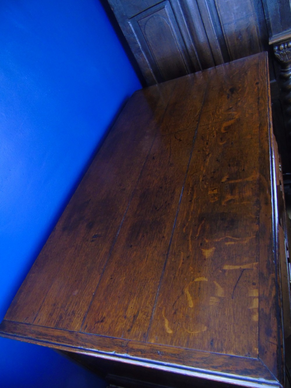 A lovely 18th century chest of drawers View VI