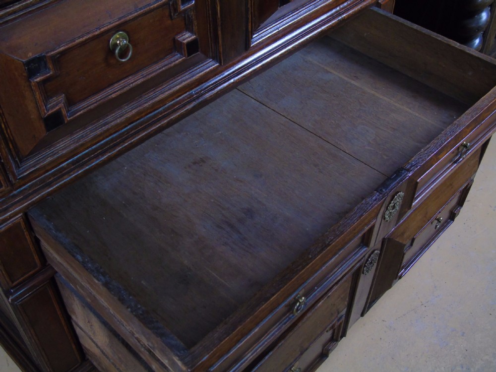 A lovely 18th century chest of drawers View XIII