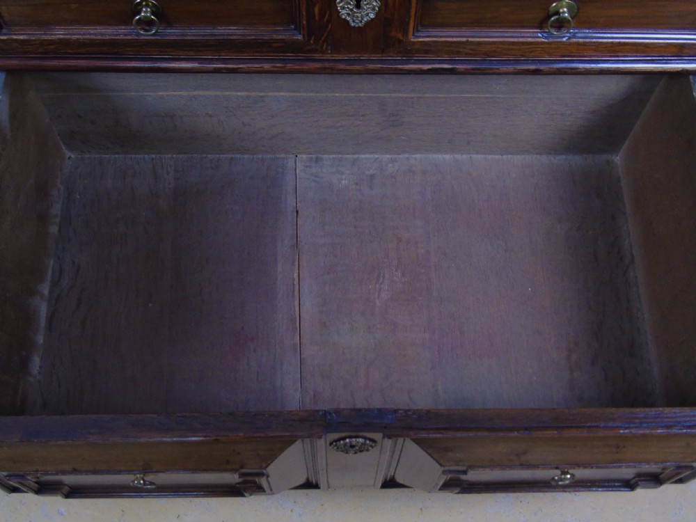 A lovely 18th century chest of drawers View XIV