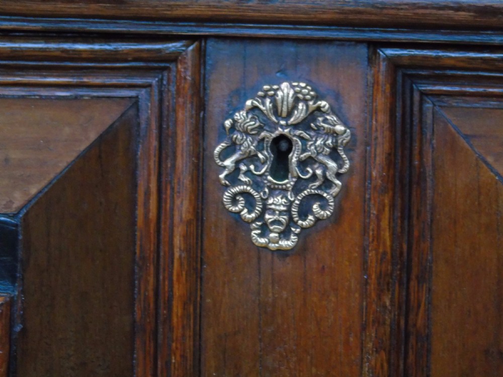 A lovely 18th century chest of drawers View XV
