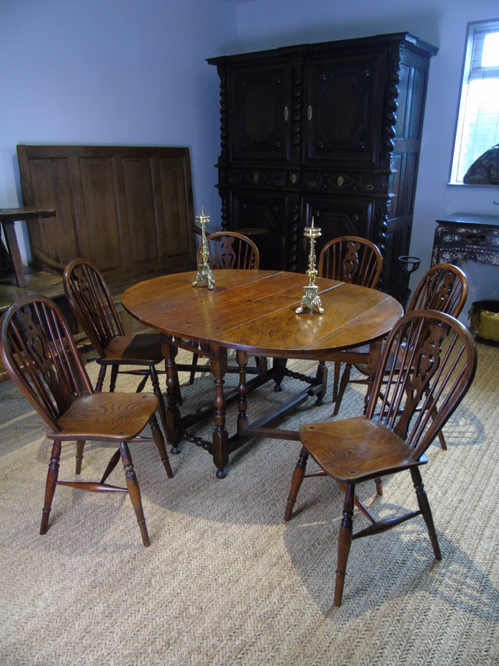 A fine and Early 17th Century gateleg table  View II